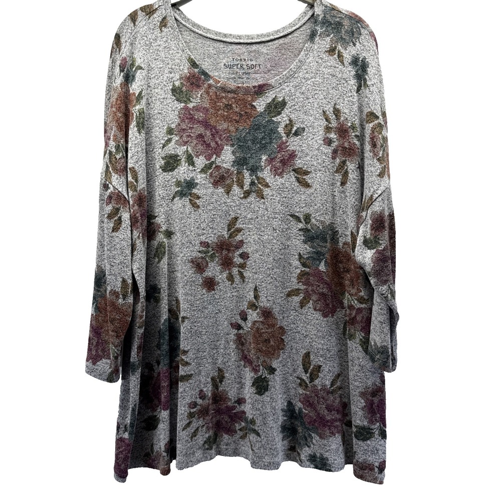 Torrid Super Soft Top Size 2X Gray Burgundy Roses Floral Knit Pullover Stretch